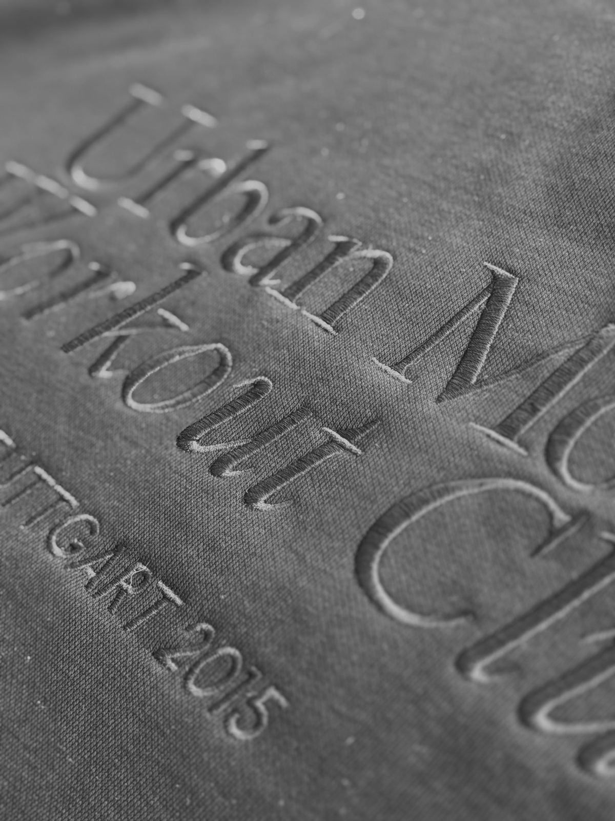Sweater - Serif | Bestickt